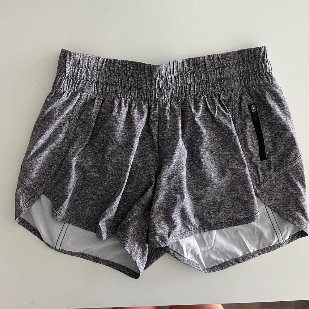 Lululemon Hotty Hot Mid-Rise Lined Short 4”